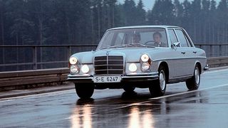 Er war das Supercar unter den leistungsstärksten Limousinen der 1960er-Jahre: Mercedes-Benz 300 SEL 6.3 ab 1968. (Daimler)