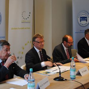 Podiumsdiskussion „Mobilität im Fadenkreuz“ (v.li.): Gunter Zimmermeyer (Deutsche Verkehrswacht), Roland Krause (Dekra), Ulrich Klaus Becker (ADAC) und Christoph Konrad (ZDK).