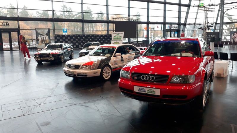 Diese Vier mussten offenbar aufgrund Platzmangels separat vom eigentlichen Hauptstand der Sonderschau „Audi Quattro“ stehen. (Bild: Steffen Dominsky)