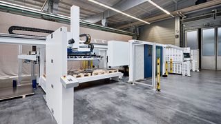 Mit der neuen Trumatic 5000 können Anwender ihre Bauteile vollständig automatisiert per Laser schneiden, sowie auch stanzen und umformen, beschreibt Trumpf. Die Anlage wird ab der Blechexpo 2023 zu haben sein. (Bild: Trumpf)
