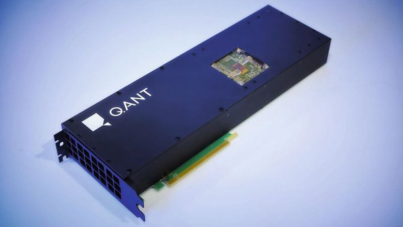 Die NPU der zweiten Generation von Q.ANT findet Einsatz am Leibniz-Rechenzentrum.(Bild:  Q.ANT)