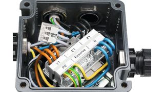 So einfach kann verbinden sein – das gilt jetzt auch für Anwendungen in explosionsgefährdeten Bereichen: mit der Compact-Verbindungsklemme  (Wago)