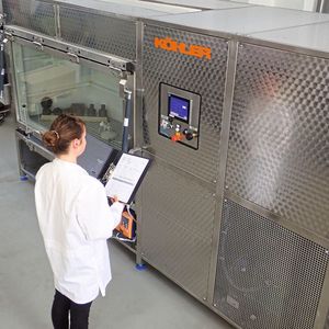 Das IGOS hat seine Prüfausstattung jüngst um eine neue Universalprüfkammer erweitert, die den kompletten Vorgang der Korrosionsprüfung auf einer Maschine ermöglicht.(Bild:  IGOS)