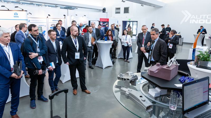 Auch hier gab es für die Teilnehmer jederzeit die Möglichkeit für Fragen ... (Stefan Bausewein)