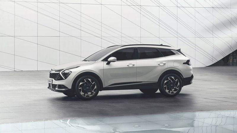 Erstmals gibt es ein farblich abgesetztes Dach. (Bild: Kia)