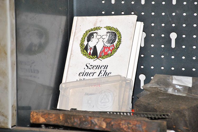 Was in einen gut gefüllten Werkzeugschrank nicht so alles hineingehört ... (Dominsky / »kfz-betrieb«)