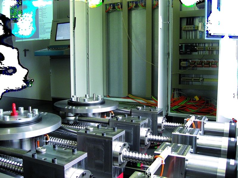 Mit Flex-Form sind jetzt wechselnde Profilquerschnitte im laufenden Prozess möglich. (Archiv: Vogel Business Media)