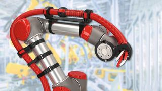 Ein flexibles Haltersystem von Murrplastik macht eine sichere Befestigung der Energiezuführung am Cobot möglich. (Murrplastik Systemtechnik)