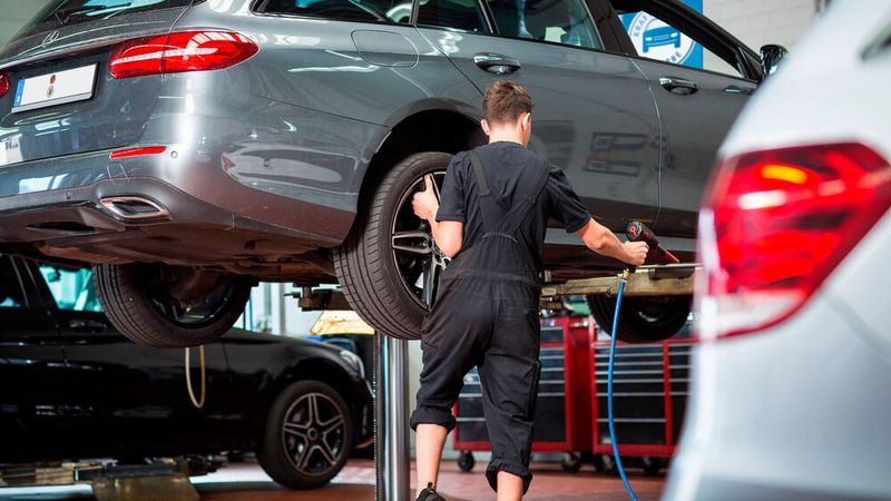 Mittlerweile können sich über 60 Prozent der deutschen Autofahrer einen Wechsel auf Ganzjahresreifen vorstellen. Der halbjährliche Reifenwechsel fällt dann logischerweise weg.(Bild:  Promotor)