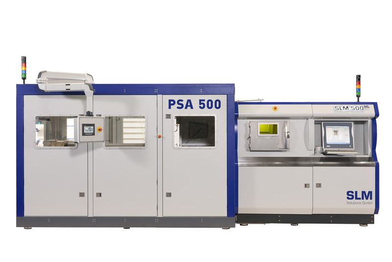 Mit der Pulversiebstation PSA 500 lässt sich die Prozesskammer vollautomatisch entleeren und  der Pulverbehälter unter Inertgasatmosphäre nachfüllen. (SLM Solutions)