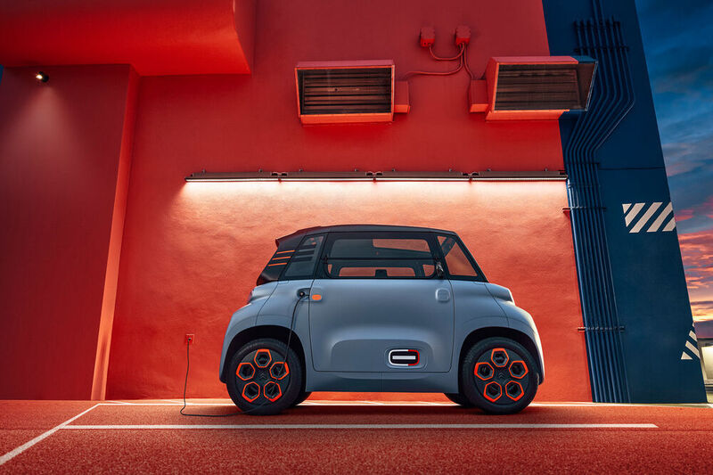 Mit 2,41 Meter Länge unterbietet der Zweisitzer selbst die erste Smart-Generation. (Citroën )