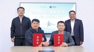 (v.l.) Zhendong Ke, Vice President von Leju Robotics, Hao Gao, General Manager Central Region von Leju Robotics, Haitian Sun, General Manager von Schaeffler Humanoids und Yilin Zhang, Regional CEO Region Greater China der Schaeffler AG, besiegelten die Partnerschaft. (Bild: Schaeffler AG)