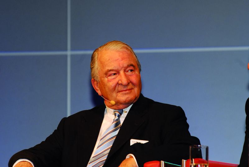 Im Herbst 2009 trat er als Zeitzeuge bei der Feier zum 100-jährigen Bestehen des organisierten Kfz-Gewerbes auf. (Archiv: Vogel Business Media)