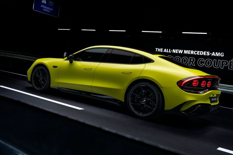 An Reichweite sind bis knapp 700 Kilometer möglich (Bild: Mercedes-Benz)