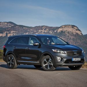 Optional kann das SUV mit einer dritten Sitzreihe zum Siebensitzer aufgerüstet werden.(Foto: Kia)