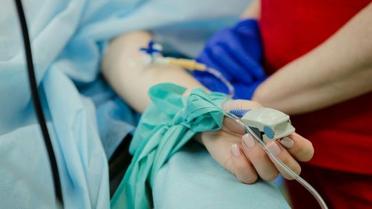 Participants expected greater pain and were less willing to book appointments when identical medical procedures carried higher out-of-pocket costs.(Source:  free licensed / Unsplash)