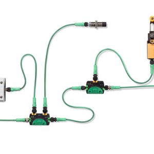 Aber die T-Connectoren bieten noch mehr Funktionalität: Bei Sensoren mit eigener Versorgung überprüft das Modul durch Messung der Stromaufnahme, ob der Sensor angeschlossen ist. Somit ist die Steuerung in der Lage, auf einfache Weise die korrekte Installation des angeschlossenen Sensors zu überwachen.