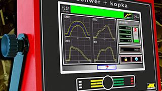 Überwachungssystem sorgt für mehr Produktivität und Qualität beim Stanzen, indem es automatisch defekte Werkzeugsensoren, fehlerhafte Stecker sowie beschädigte Verbindungskabel erkennt. (Bild: Schwer + Kopka)