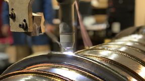 WAAM technology uses the welding arc as an energy source to melt a metal wire. (Source: EWM)