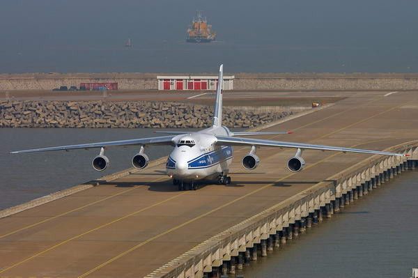 Weltweit mit der Antonov unterwegs. (Volga-Dnepr)