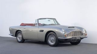 Für historische Baureihen wie diesen DB5 Volante hat Aston Martin Works Ersatzteile wie Motorblöcke, Zylinderköpfe und Getriebe neu aufgelegt. (Bild: Aston Martin)