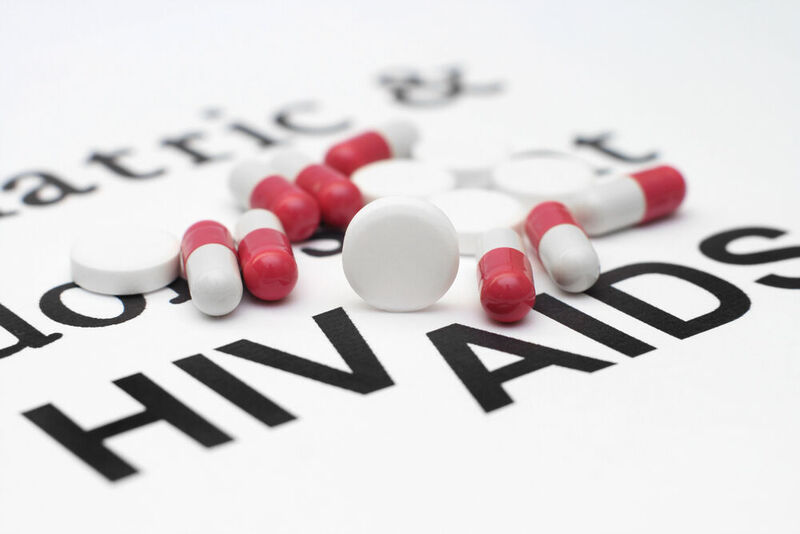 Platz 9: Seit der Zulassung von Biktarvy im Jahr 2018 müssen Aids-Infizierte nur noch eine Tablette täglich schlucken, um das Virus in Schach zu halten. Hersteller Gilead erzielt im Jahr 2020 damit einen Umsatz von 7,259 Milliarden Dollar. (Bild: alexskopje )