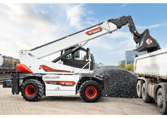 Bobcat meldet, dass es jetzt eine neue Reihe von Roto-Teleskopladern zu haben gibt. Damit will das Unternehmen den steigenden Bedarf nach solchen Geräten bedienen. Lesen Sie hier, was die neuen Systeme alles können.(Bild:  Bobcat)