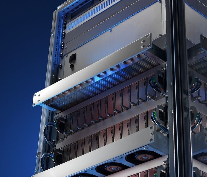 Bild 3: Compact Cooling Package: effiziente Kühllösung zum Abführen hoher Verlustleistungen in kompakten, leistungsstarken MicroTCA-Systemen (Archiv: Vogel Business Media)