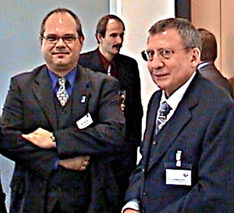 Zunächst hatte das DFF mit Wolfgang Mildner (links) und Prof. Dr. Wolfgang Ehrfeld (rechts) zwei Vorsitzende.