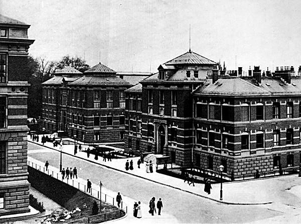 Die damalige Technische Hochschule Darmstadt Ende des 19 Jahrhunderts. (Bild: frei lizenziert)