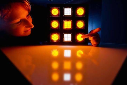 Umweltschonende Beleuchtungstechnologien: OLED-Beleuchtungssystem des Fraunhofer IPMS. (Bild. Messe München) (Archiv: Vogel Business Media)