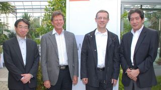 v.l.n.r.: Hiroshi Nakamura (Nikkiso-Director, General Manager, Planning Division), Lewa-CEO Bernd M. Stütz, Lewa-CTO Dr. Andreas Höhler und Naota Shikano (General Manager bei Nikkiso, Business Promotion Department, Pump Division)  (Bild: Lewa)