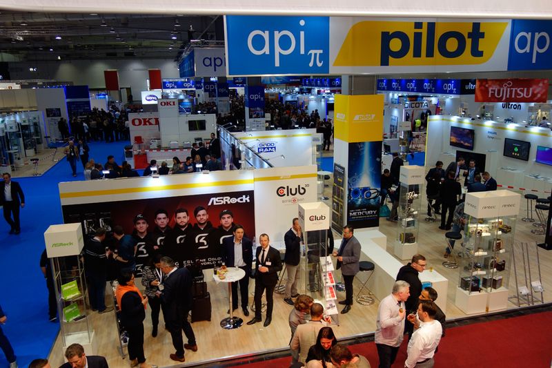 Die Party nimmt so langsam an allen Ecken ihren Lauf. (Bild: IT-BUSINESS)