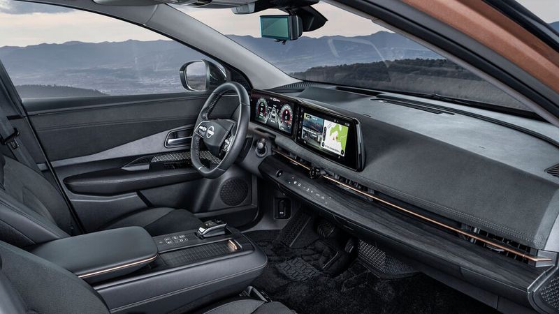 Das Cockpit ist edel und aufgeräumt eingerichtet. (Bild: Nissan)