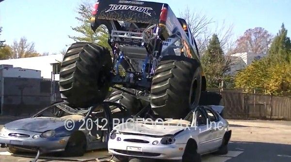 Der Bigfoot 20: der weltweit erste Monstertruck mit Elektroantrieb macht mit über 260 kW und 1100 Nm Autos umweltschonend platt (Bild: Bigfoot 4x4 Inc.)