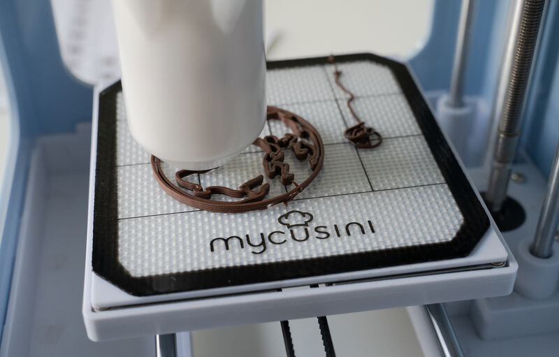 Nach der Auswahl des Objektes muss der Drucker aufheizen. Das dauert einige Minuten, geht aber automatisch. Nachdem die gewünschte Temperatur erreicht ist, startet der Mycusini selbstständig. (VCG)