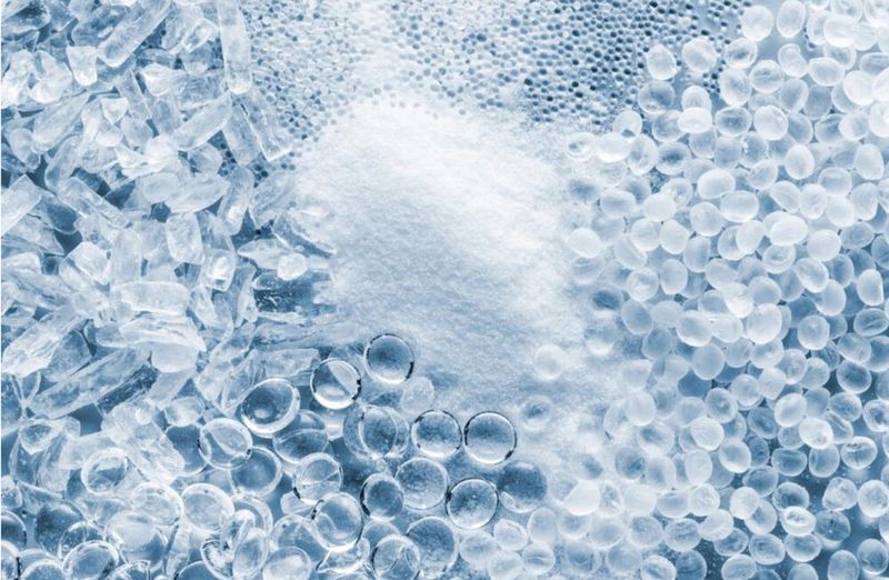 Mit der biobasierten Technologie von Dynaplak und der jahrzehntelangen Erfahrung von Wacker in der Herstellung polymerbasierter Bindemittel entstehen künftig Hybridbindemittel aus Stärke und Polymeren. (Wacker)