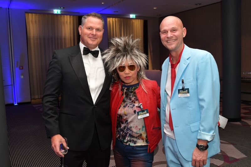 Dirk Bürger, ASUS, und Frank Lohmann, (r.) FUJITSU, mit der Rock-Queen Sun Spornraft, INSYS. (Hannes Magerstaedt)