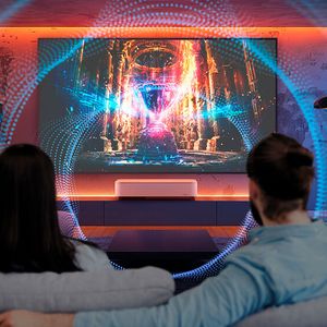 Epson stattet den Lifestudio Grand EH-LS970 mit einem Bose-Soundsystem aus, das Dolby Audio beherrscht. Zudem soll der Ultrakurzdistanzprojektor mit maximal 29 dB sehr leise arbeiten.(Bild: ©  kura - stock.adobe.com)