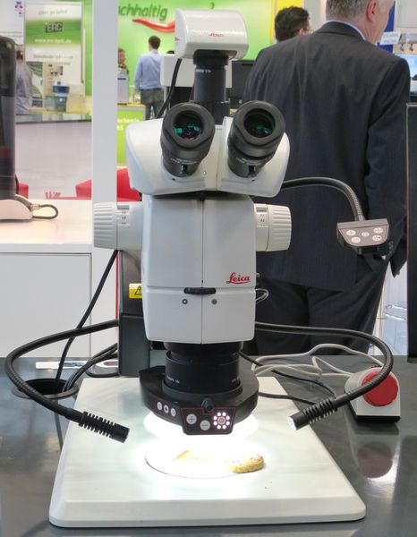 Impressionen von der diesjährigen Analytica, Halle A1/A2 Analytik und Qualitätskontrolle. Digitales Mikroskop DVM2500 von Leica.    Weitere aktuelle Bilder und Nachrichten finden Sie auf unserer Landingpage zur Analytica, in unserem Visitorguide zur Messe oder in den kommenden Tage auch auf der Bildergalerie-Übersichtsseite . (Bild: Back/LABORPRAXIS)