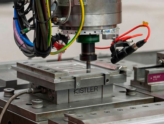 Wer hätte gedacht, dass man Schweißprozessen ihre Qualität quasi anhören kann?! So geschehen für das Rührreibschweißen von Aluminiumlegierungen, mit dem sich Forscher aus Ilmenau erfolgreich beschäftigen ...(Bild:  Fraunhofer-IDMT)