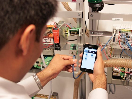 Nahtlose Kommunikation vom Sensor bis ins Internet ist eine Voraussetzung für Industrie 4.0 (Institut für industrielle Informationstechnik / CC BY-SA 3.0)