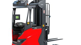 Automatischer Schubmaststapler Linde R-MATIC. In seine Weiterentwicklung sind Erfahrungen aus Projekten mit über 50 Fahrzeugen eingeflossen. (Linde-MH)