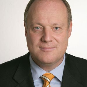 Eckhard Eberle, CEO der Business Unit Industrial Automation Systems: "Da die Komplexität der Produkte und Anlagen unserer Kunden kontinuierlich zunimmt, ist und bleibt die Software-basierte Unterstützung der Engineering-Prozesse der wichtigste Produktivitätshebel".