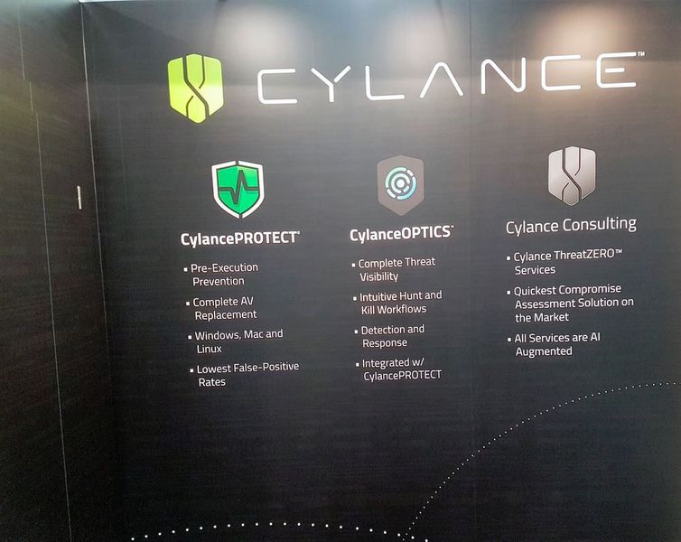 Anbieter wie Cylance sprechen von AI-Augmented Services: Maschinen unterstützen den Menschen. (Oliver Schonschek, IT-BUSINESS)