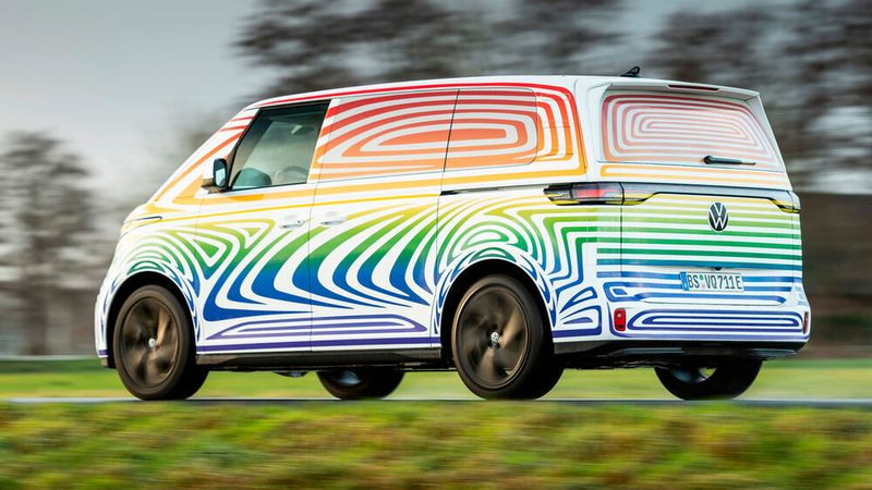 In den Verkauf geht der E-Bulli im September. (Volkswagen)