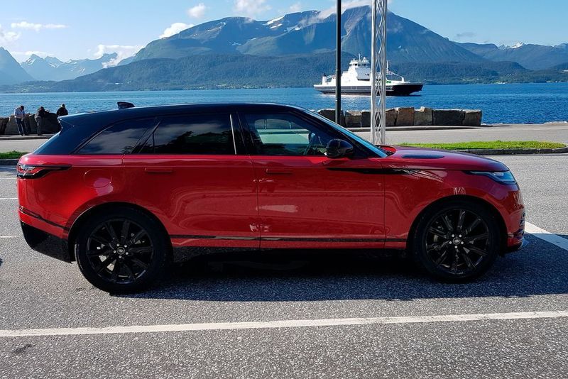 Preislich startet das britische Premium-SUV bei 56.400 Euro. (Mauritz)