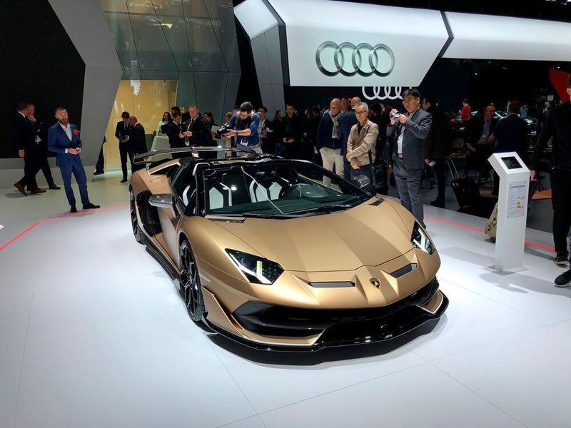 Der Ferrari-488-GTB-Nachfolger F8 Tributo darf mit einem 3,9-Liter-V8 unter der Haube weiterhin aus den Benzin-Vollen schöpfen, das 530 kW/720 PS starke Aggregat markiert sogar den bislang stärksten Achtender aus Modena. (SP-X/Michael Gebhardt)