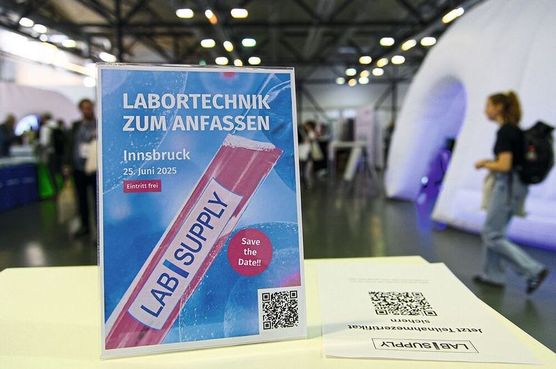 Und nun? Die nächste Messe in Österreich ist die LAB-SUPPLY Innsbruck am 25. Juni 2025. Aber schon nächste Woche geht es in Deutschland weiter, mit der LAB-SUPPLY Hannover am 21. Mai.Bis bald!     Mehr Infos zu den kommenden LAB-SUPPLY-Messen finden Sie auf www.lab-supply.info (Bild: Stefan Stark)