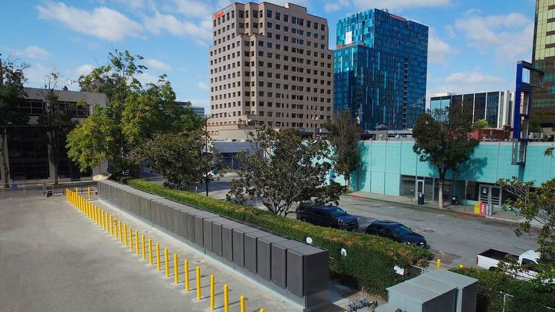 Urbane Dichte: Energie-Module von Bloom Energy beim Mobilfunkanbieter AT&T im kalifornischen San Jose (Bild: Bloom Energy)